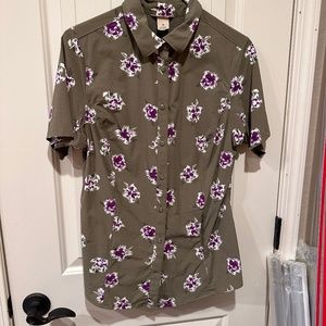 Duluth Trading Company olive green floral button up blouse